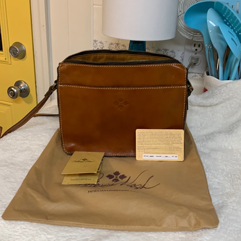 Patricia Nash Nazaire crossbody be good used condition.